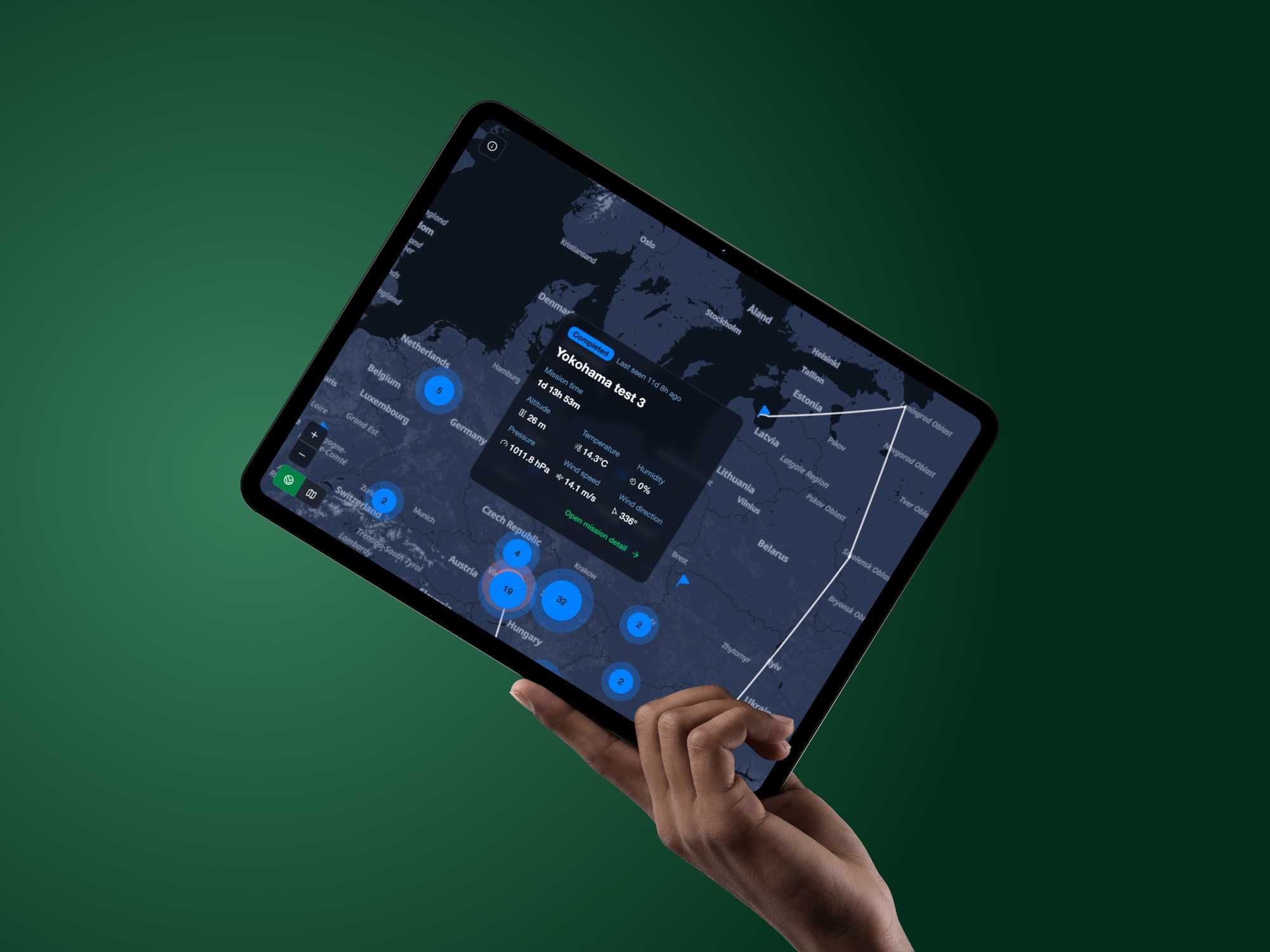 Mission map with cluster bubbles and telemetry on a tablet